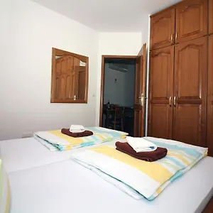 https://apartmani-amado-lozic.hotelinzadar.com