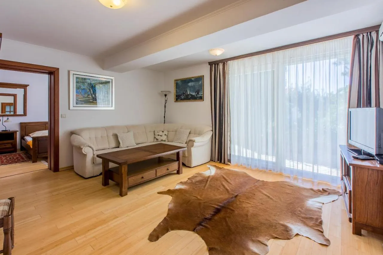 Apartments Robic Selce 0*,
