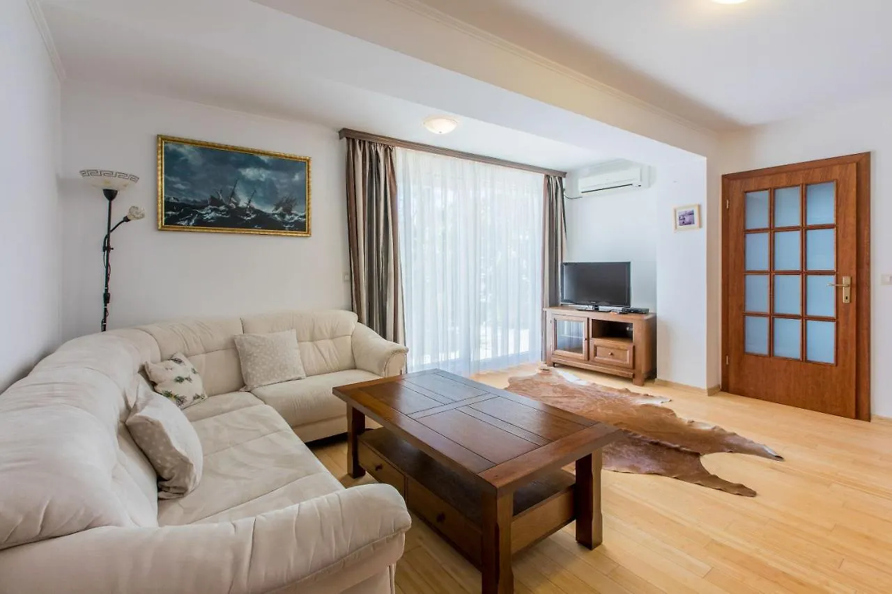 Apartments Robic Selce 0*,  Kroatien