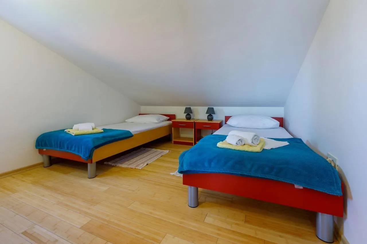 Apartments Robic Selce 0*,  Kroatien