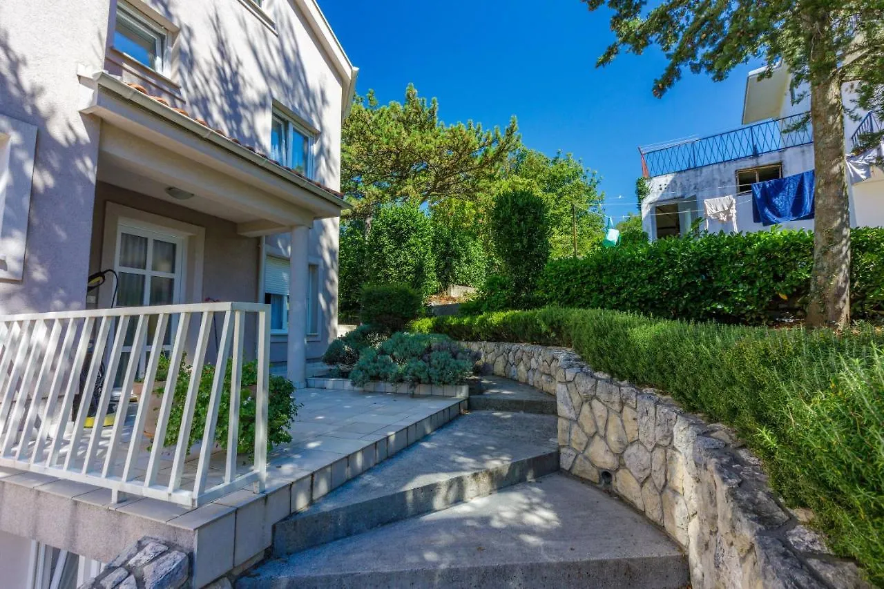 Apartments Robic Selce Kroatien