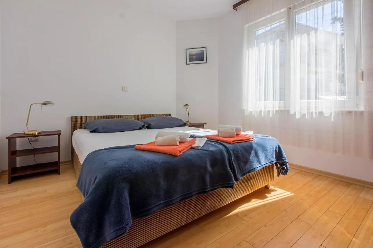 Apartments Robic Selce Kroatien
