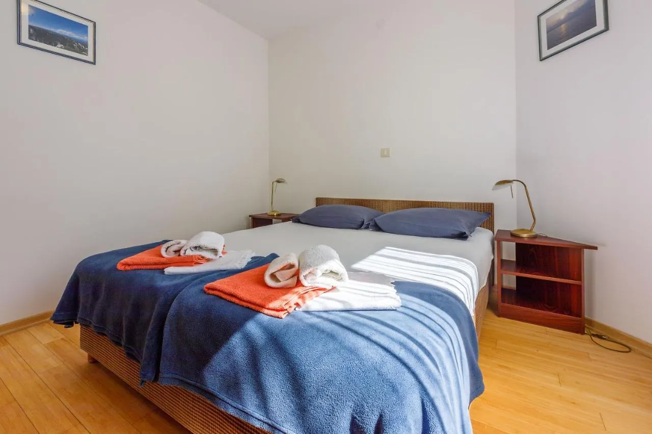 Apartments Robic Selce