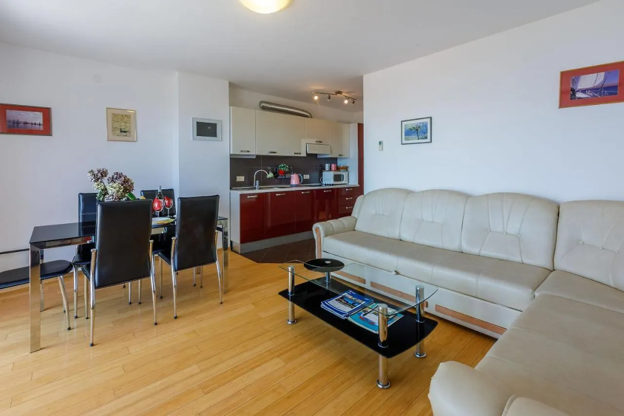 Apartments Robic Selce