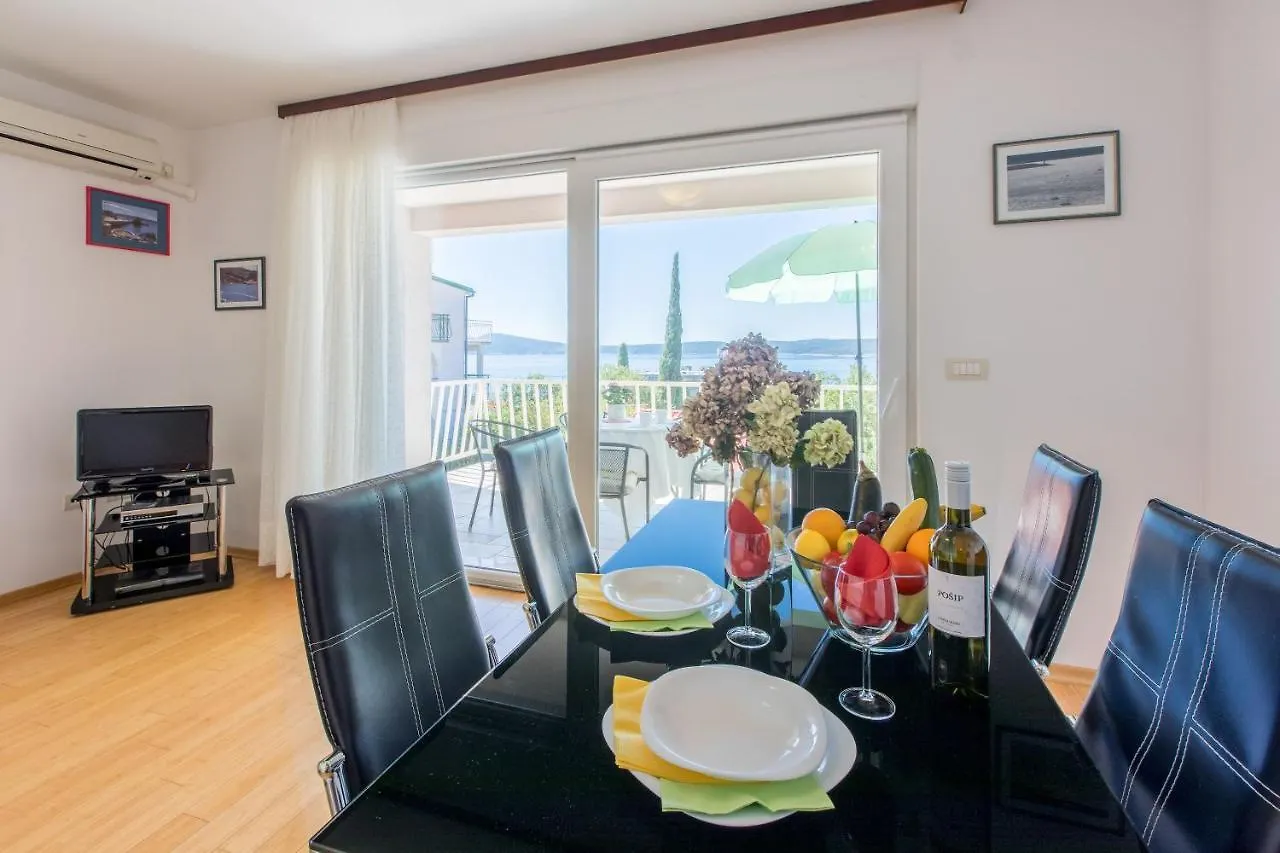 Apartments Robic Selce 0*,  Kroatien