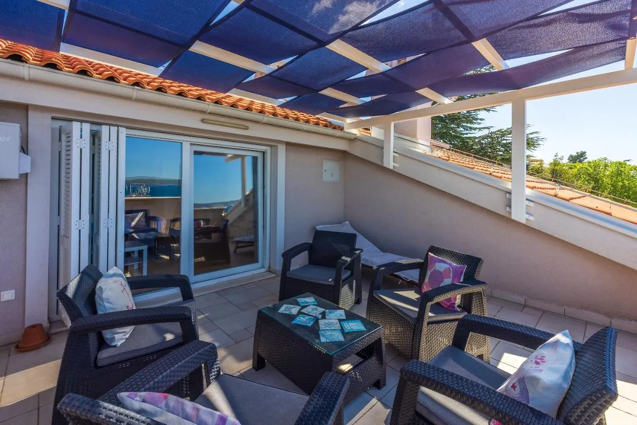 Apartments Robic Selce