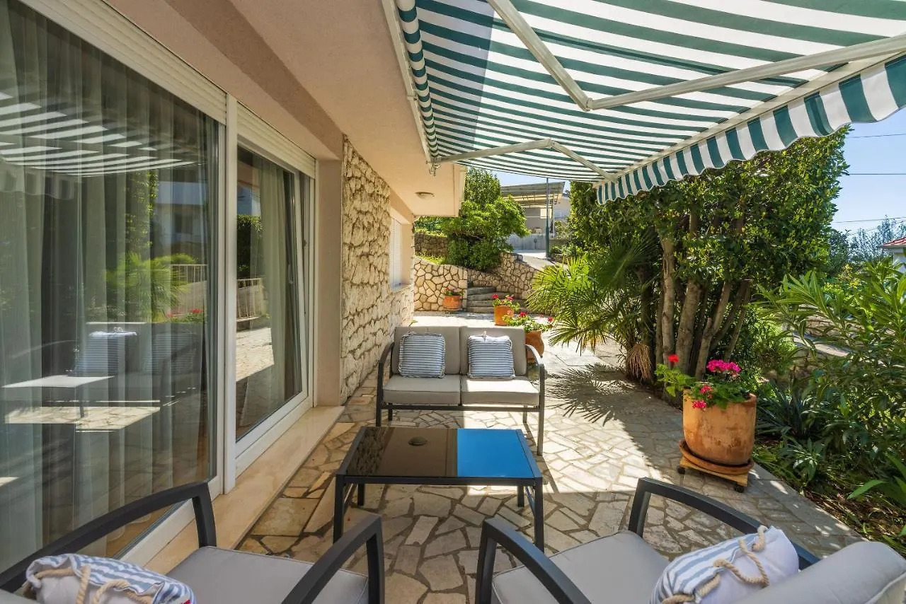 Apartments Robic Selce