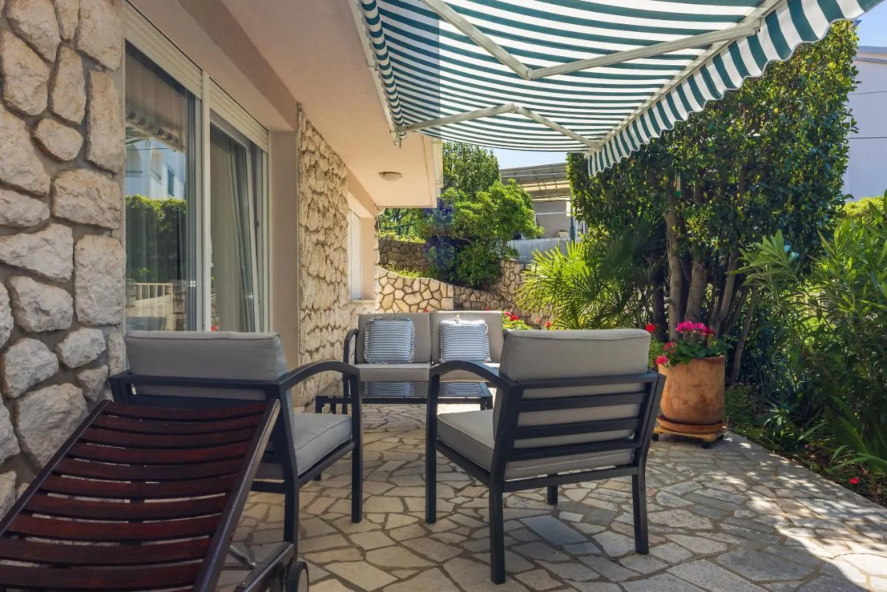 Apartments Robic Selce